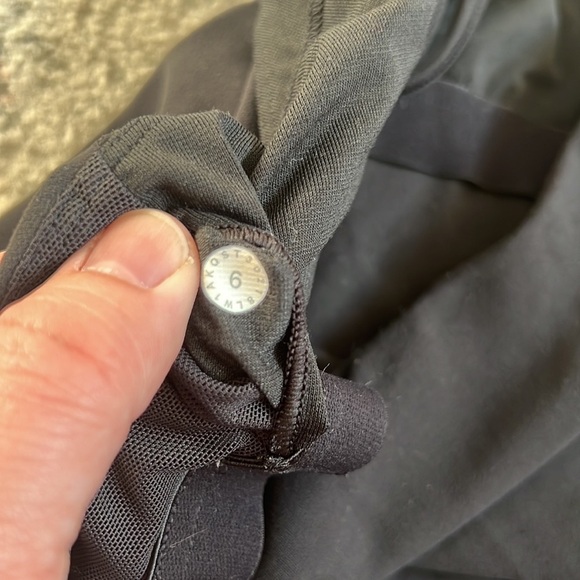 Lululemon Sun Setter Tank in Black - Picture 6 of 7